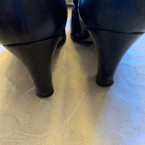 Italian Designer Brown leather heels - Picture 3 of 5